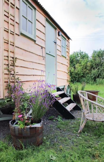 The Shepherds Hut Shrewsbury Extérieur photo